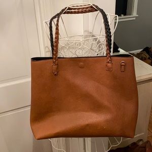 Reversible. Like new. Black and Tan.